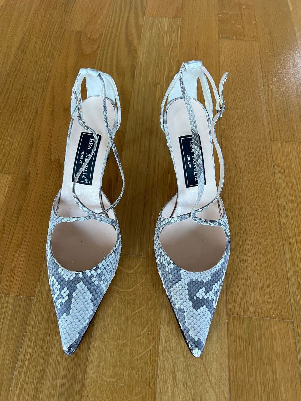 Scarpe da donna: Chaussures à talon NEU – Nuovo (secondo la descrizione) da Cologny venduto da PEACEANDLOVE