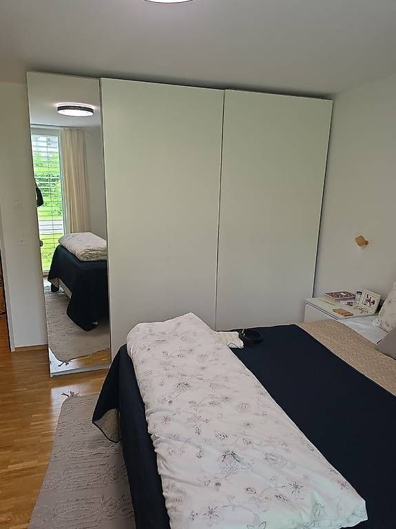 Armadi: Kleiderschrank mit Spiegeltür – Usato da St. Gallen venduto da Karina079