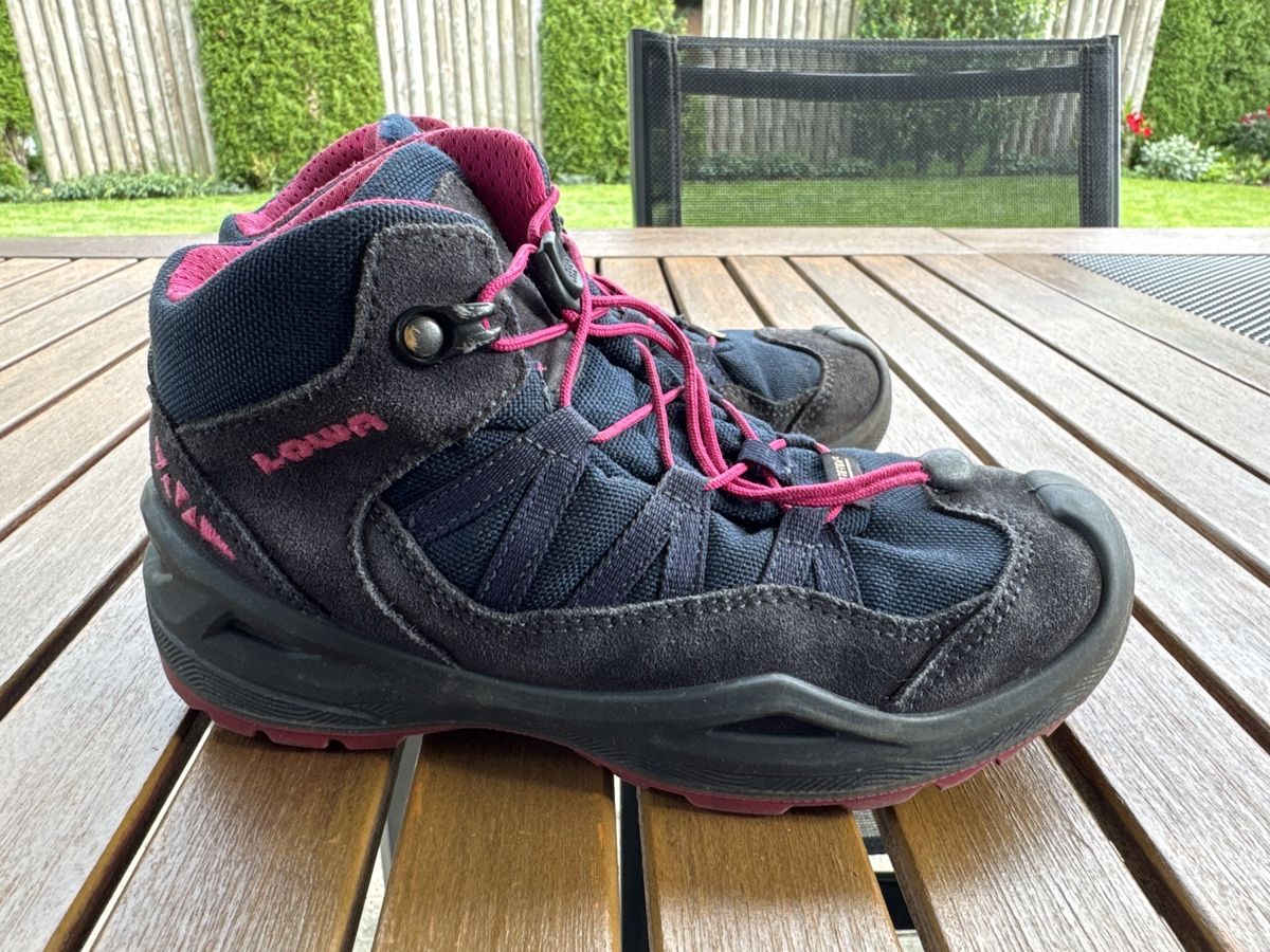 Lowa Chaussures filles: Lowa Wanderschuhe, Grösse 32 – D'occasion à Tägerig par nellair 1
