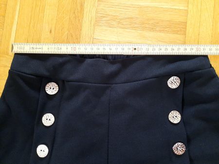 Weit fallende, bequeme Hose