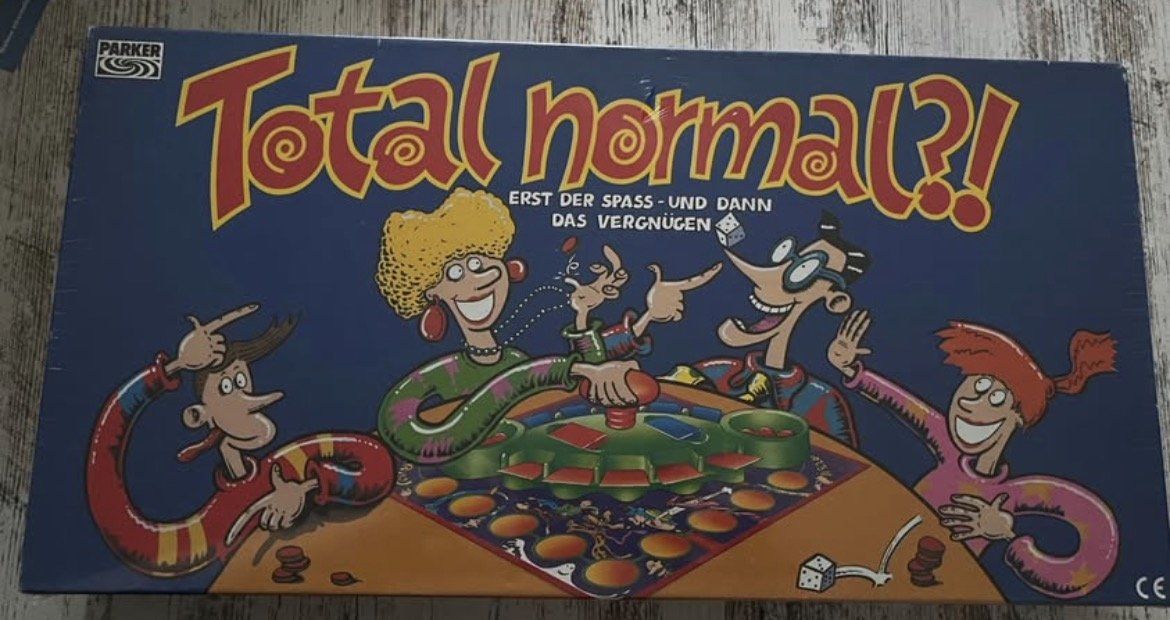Spiele: Total Normal Brettspiel von PARKER – Neu (gemäss Beschreibung) aus Volketswil von Shane.02