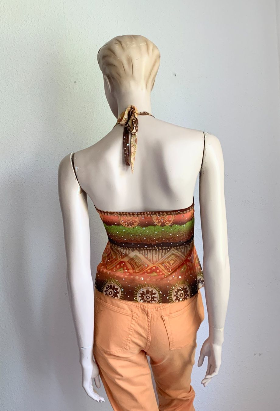 Top: Neckholder Top im Glitzer Boho-Look mit Jeans – Usato da Kloten venduto da Nephty 3
