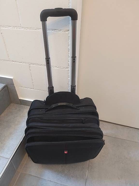 Koffer & Taschen: Akten-/Reise-/Rollkoffer – Gebraucht aus Möriken AG von stylish88