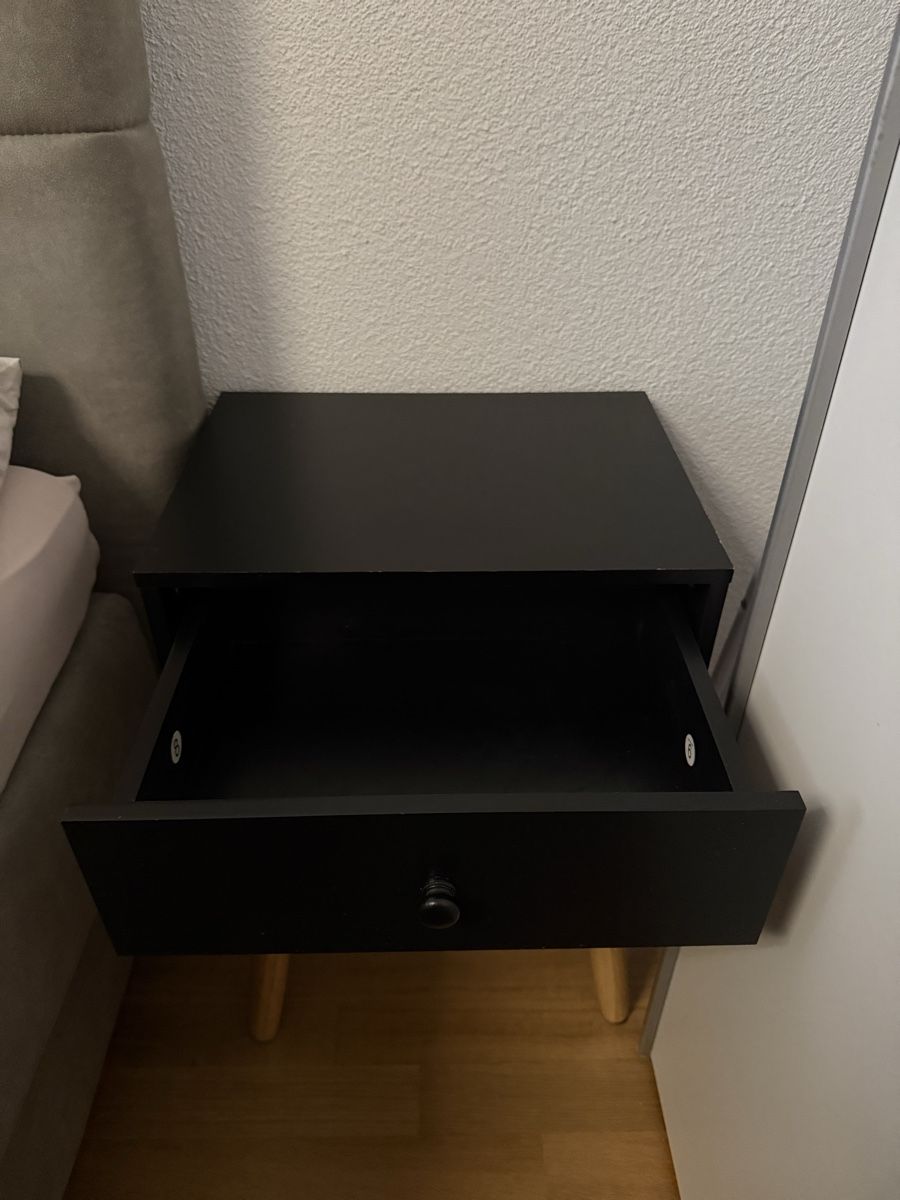 Comodini: 2 schwarze Nachttische – Usato da Oensingen venduto da rom_6fhm 1