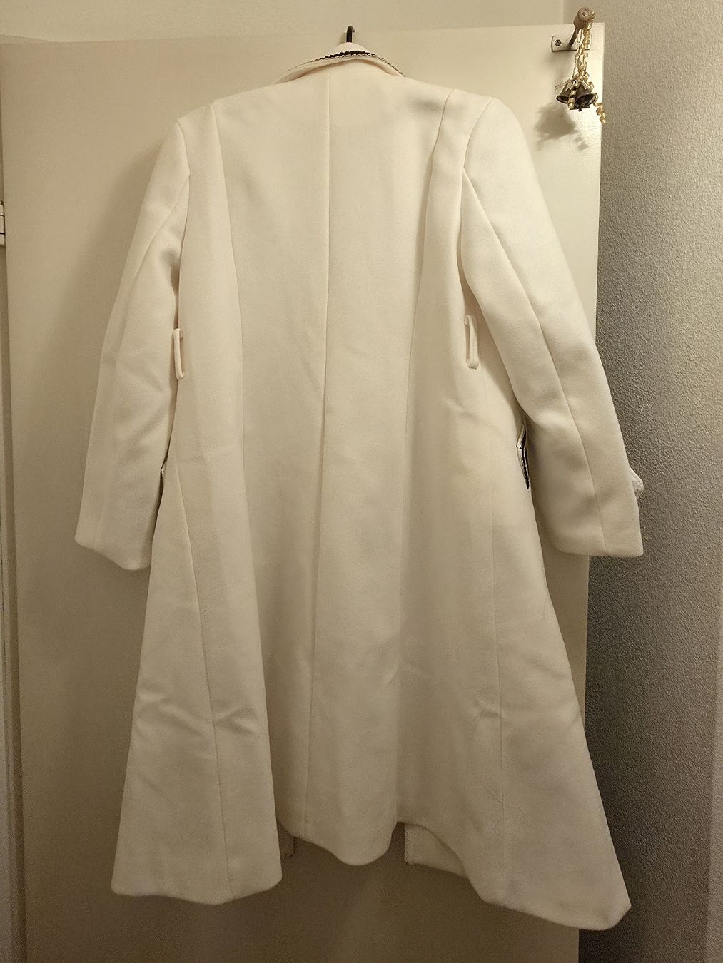 Cappotti: manteau blanc neuf M – Nuovo e nell'imballaggio originale da Corcelles-Payerne venduto da Shielddd 2