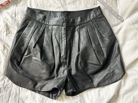 Short en cuir By Malene Birger noir taille 36