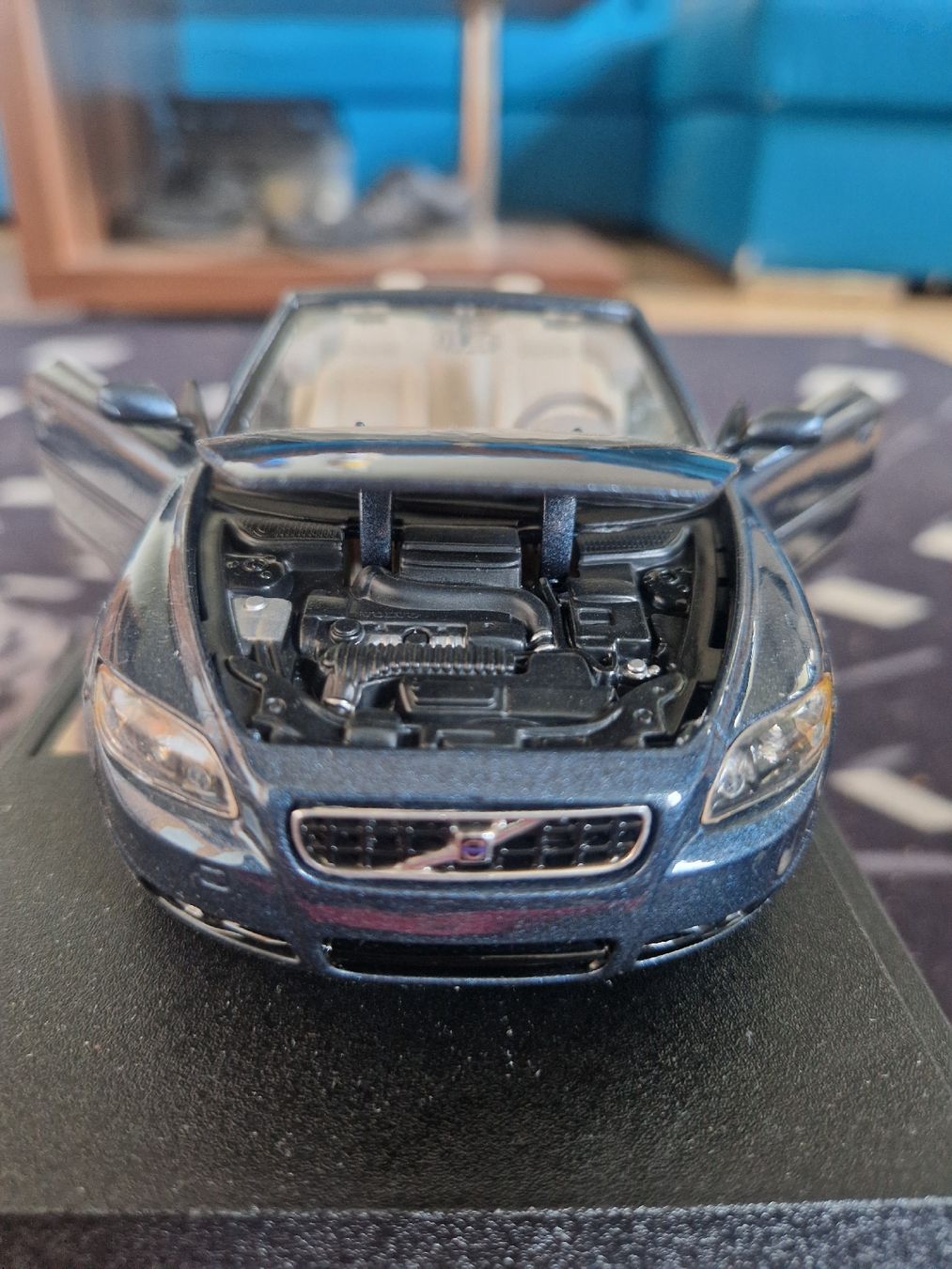 Volvo Modellini d'auto: Rarer Volvo C70 1/24 sehr schönes Modell – Usato da Safenwil venduto da saavo 1