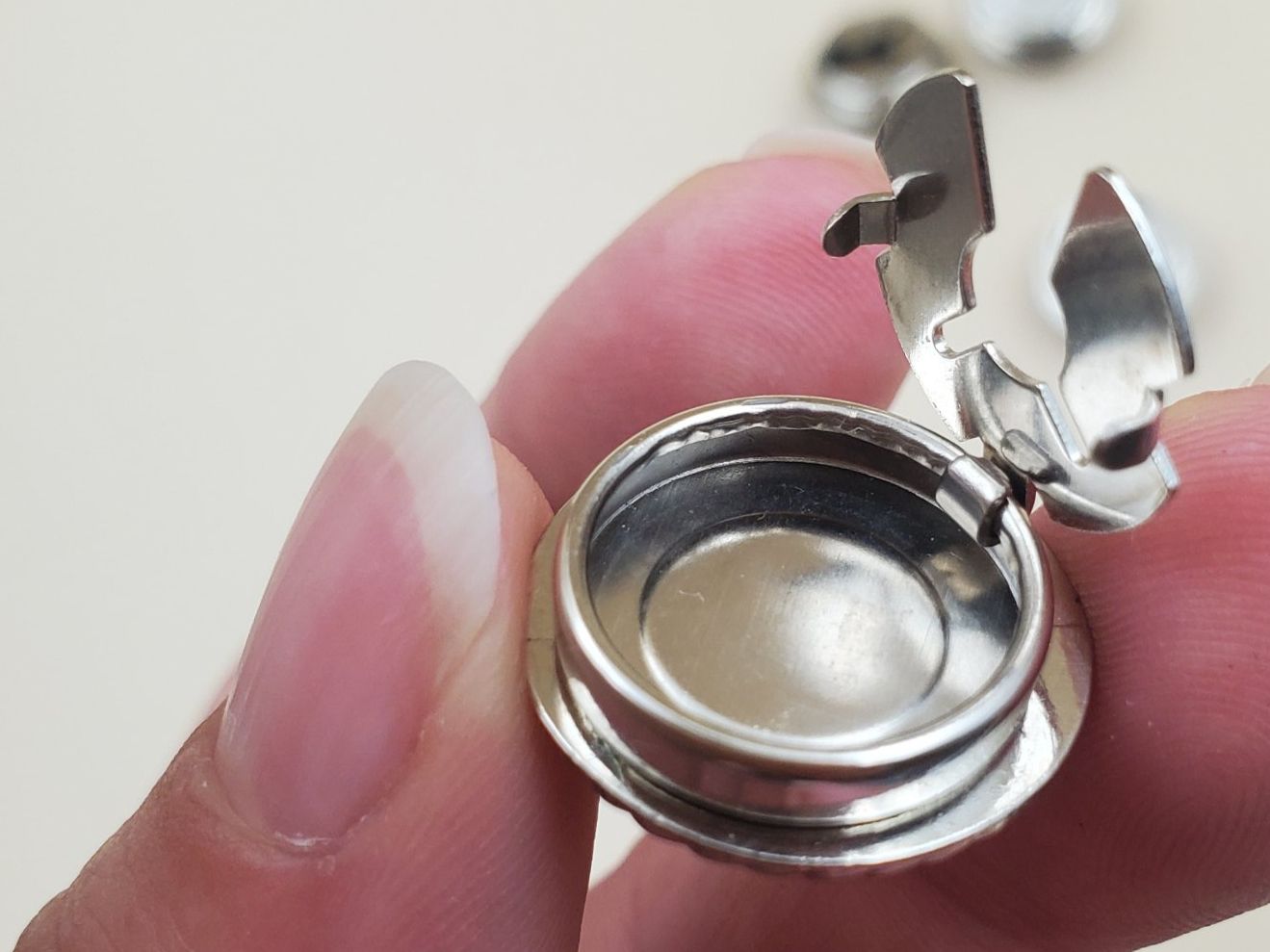 Bottoni: 4 couvre boutons vintage – Usato da Rennaz venduto da La_malle_du_dauphin 3
