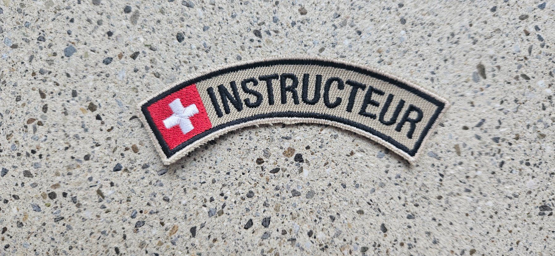 Schweizer Armee Placchette & Badge: *** Bogen Instructeur *** – Nuovo e nell'imballaggio originale da Riedholz venduto da fr_sIruP