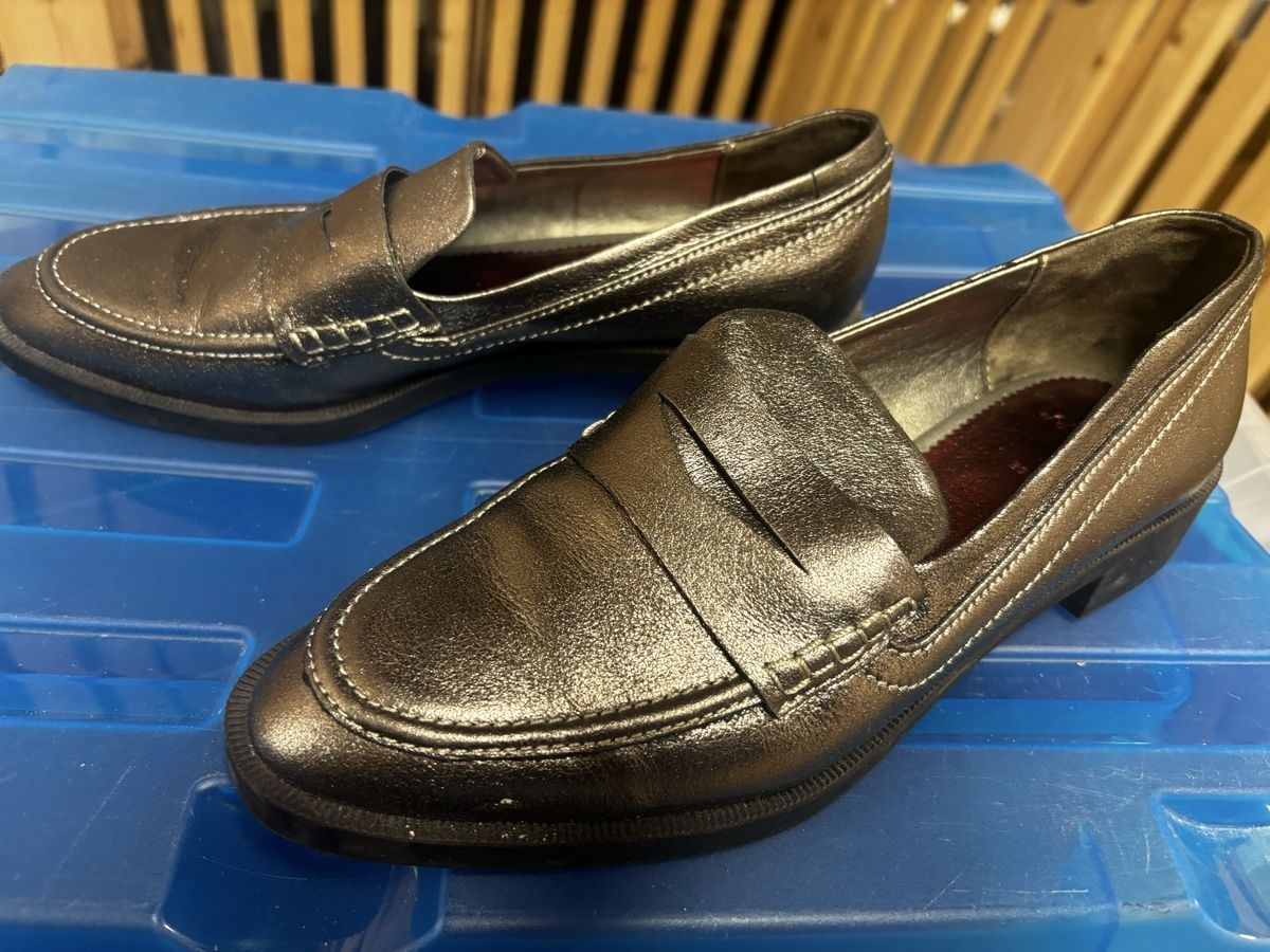 Zara Damenschuhe: Zara goldene Loafer Gr. 36 – Gebraucht aus Zürich von engebrunau 1