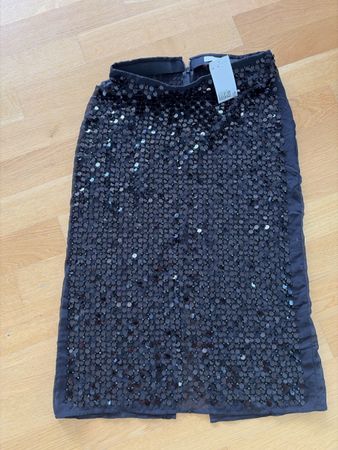 Rock mit Pailletten schwarz Grösse 34 neu mit Etikett