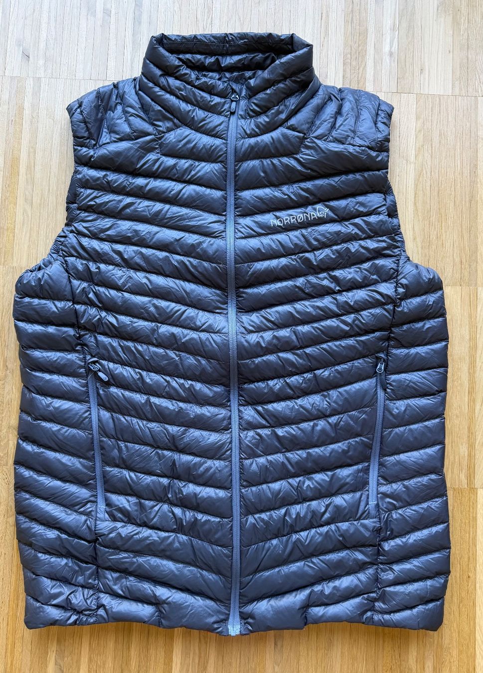 Norrøna Gilets & Westen: Norrona Trollveggen Superlight 850 Down Vest Gr. M – Gebraucht aus Zürich von idemehore