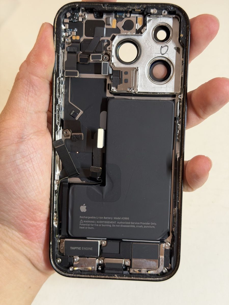 Apple Handys / Smartphones: Komplett iPhone 14 Pro Gehäuse Pulled  – Gebraucht aus Chur von beverlyone 5