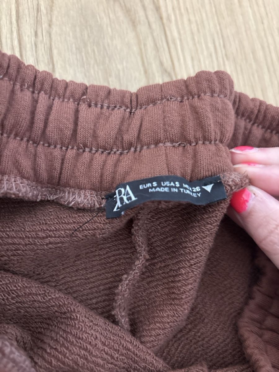 Zara Hosen: Zara Brown Shorts, Size S – Gebraucht aus Steinhausen von zgo_6dc6 1