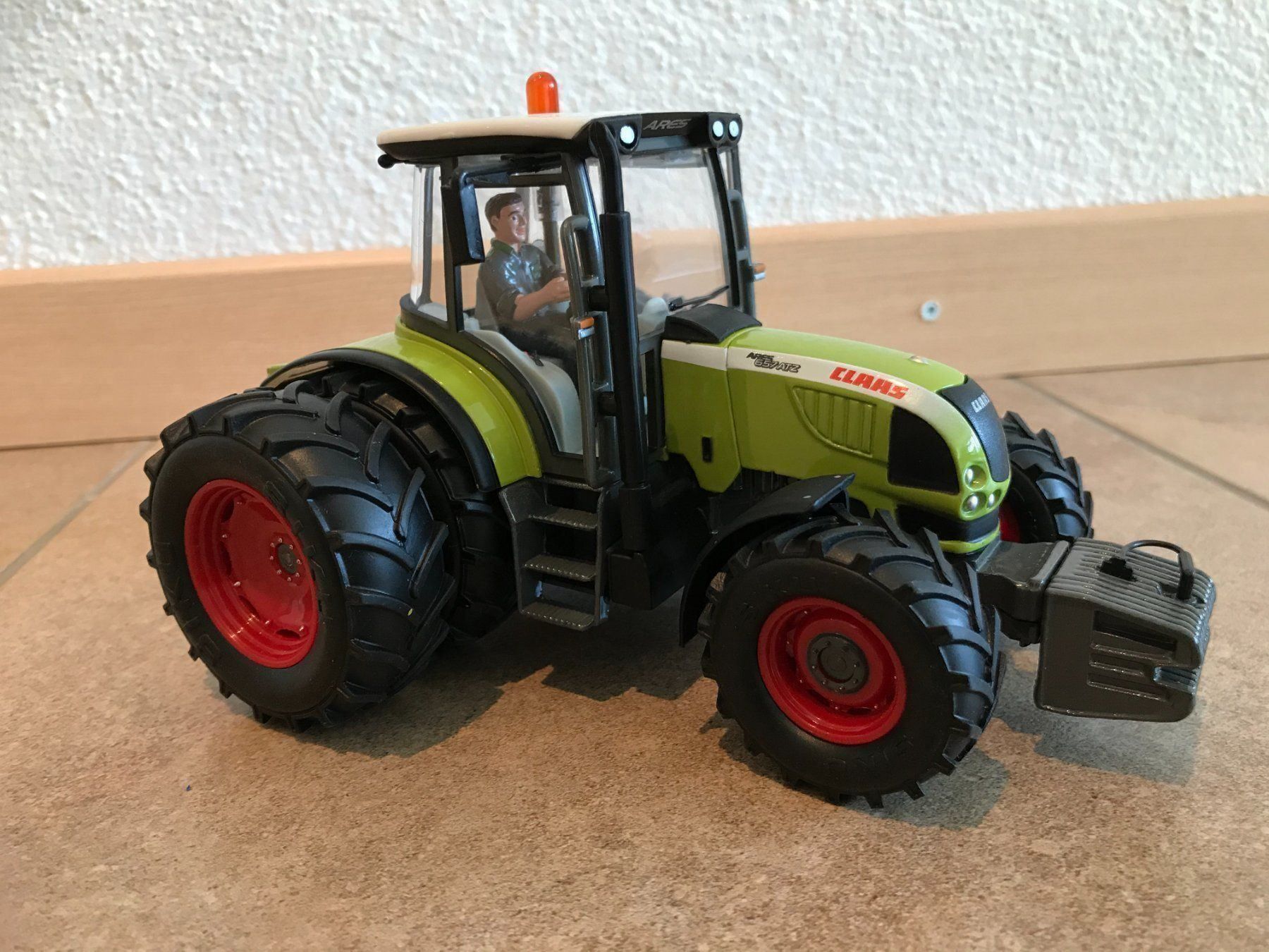 Claas Trattori: SIKU Claas Ares 657 ATZ – Nuovo e nell'imballaggio originale da Kreuzlingen venduto da Stefan1150 2
