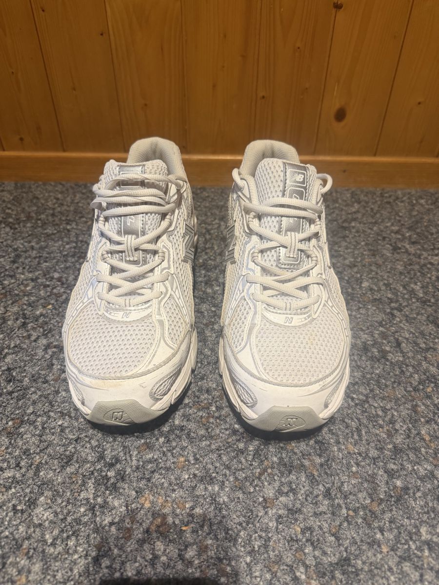 New Balance Scarpe da uomo: New Balance – Usato da Vilters venduto da sele08_ale08 1