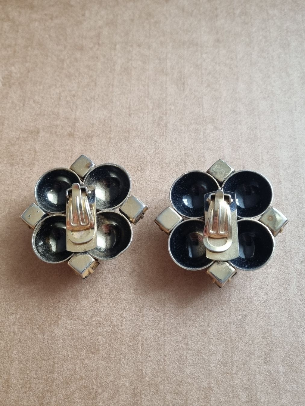 Ohrringe & -stecker: Sehr schöne Clip Ohrringe – Gebraucht aus Schaffhausen von Leveron13 1