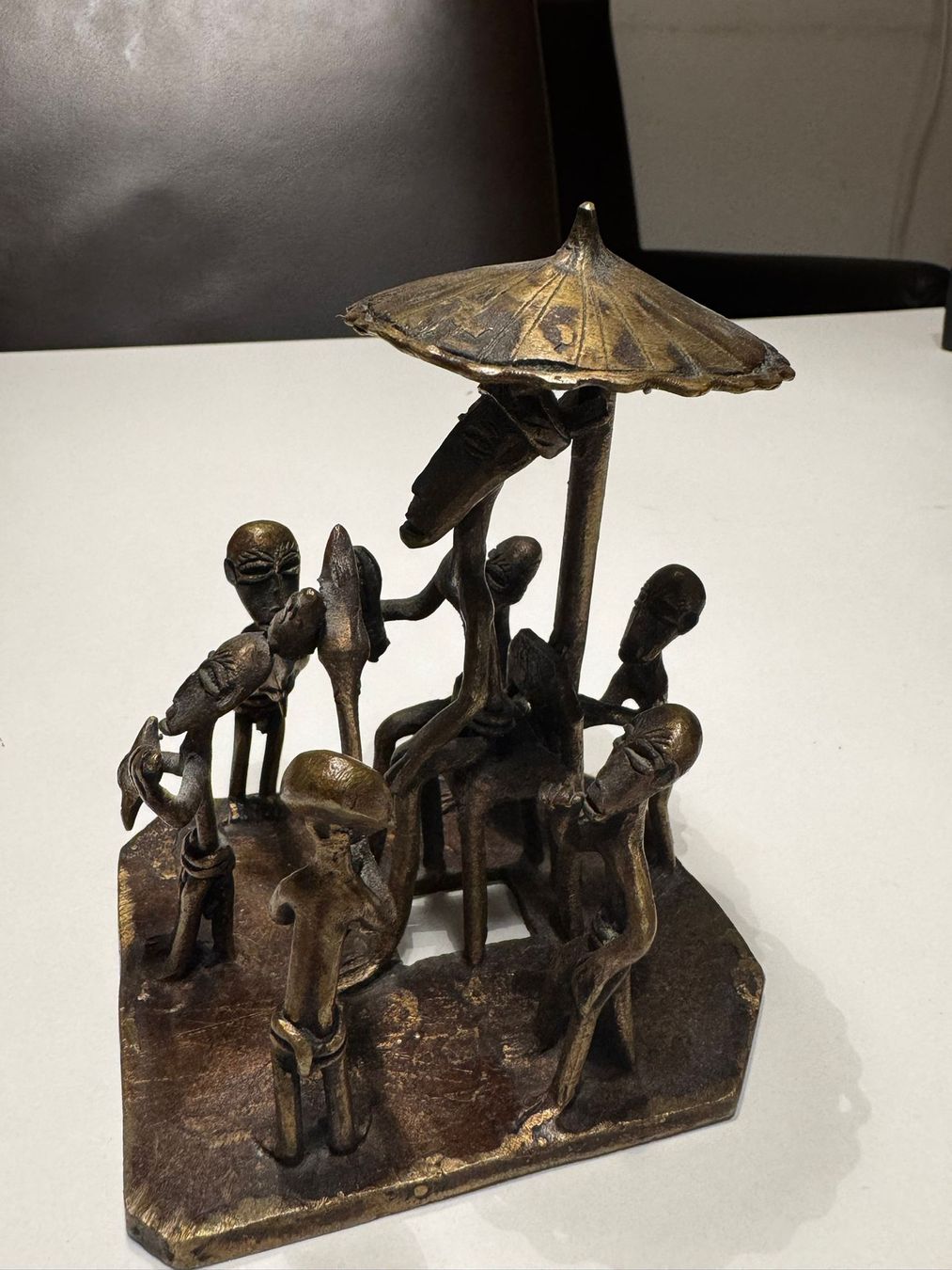 Statuette: Afrikanische Kunst/dekorative Bronzefigur – Usato da Egg b. Zürich venduto da Brocki_Insel_Egg 1
