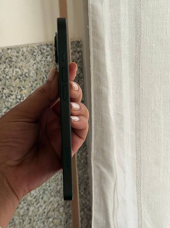 Telefoni cellulari / Smartphones: À saisir iPhone 13 128 Go État excellent  – Usato da Genève venduto da max_7yk2 1