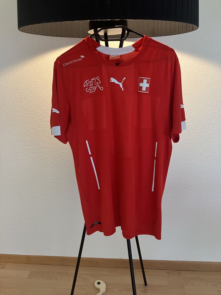 Puma Canottiere & Pantaloni: Schweizer Nationalmannschaft Trikot – Usato da Wiesendangen venduto da Luan_24
