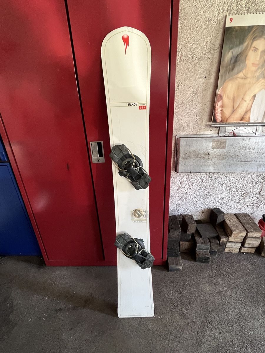 Hot Board: Race Snowboard Hot Blast – Difettoso da Frutigen venduto da Stef4