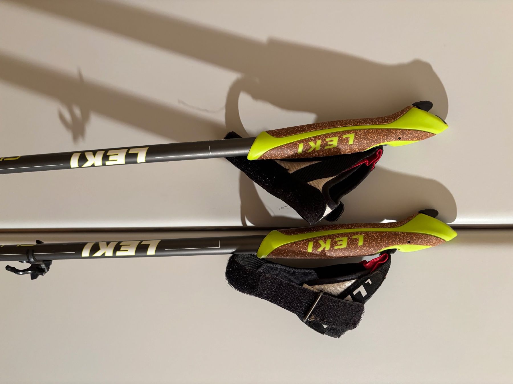 Leki Bastoncini da trekking: Bâtons de marche Leki 122cm – Usato da Wavre venduto da margot0210
