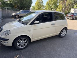 Lancia ypsilon 2006 (222.- ou meilleur offres)