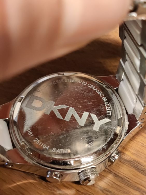 DKNY Orologi: Damenuhr Quarz DKNY Keramik/Stahl – Usato da Bergdietikon venduto da Marshmallowa 3