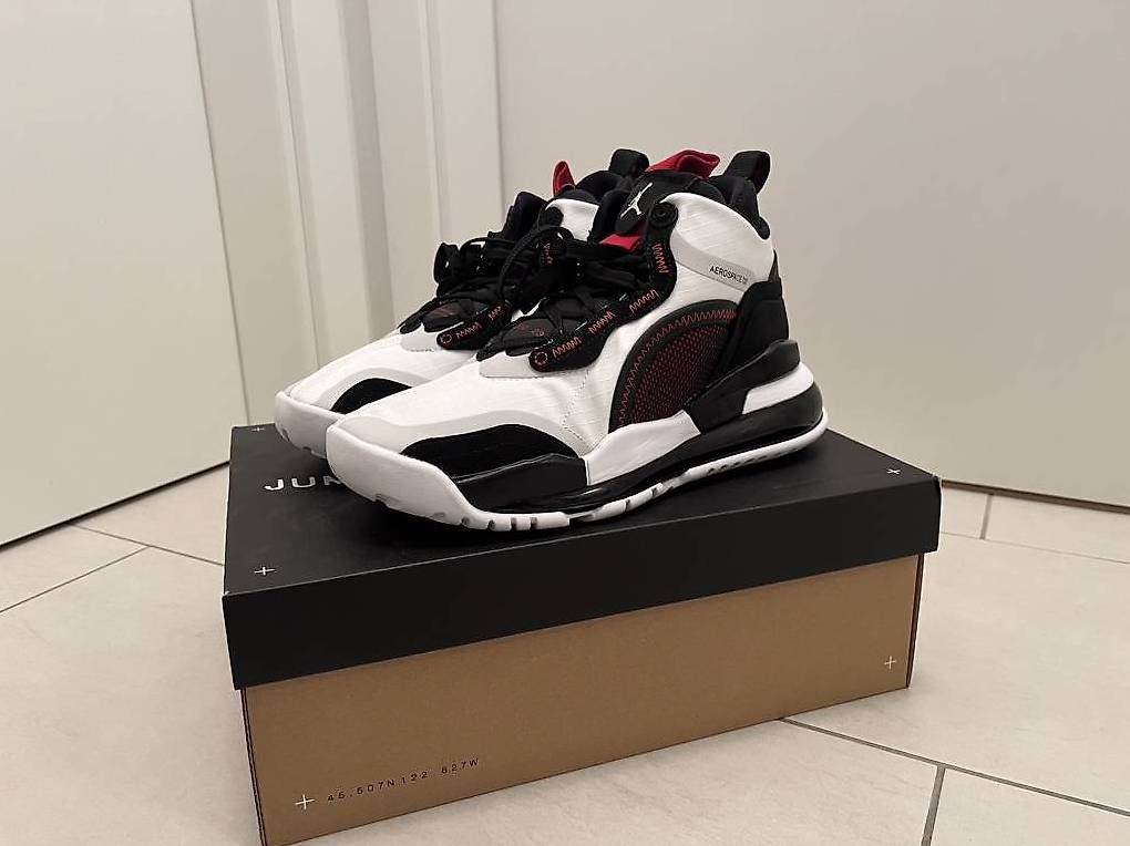 Scarpe da uomo: Nike Air Jordan Aerospace 720 – Usato da Perly venduto da Evan78
