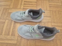 Turnschuhe Kangaroos grau grün Grösse 33 guter Zustand