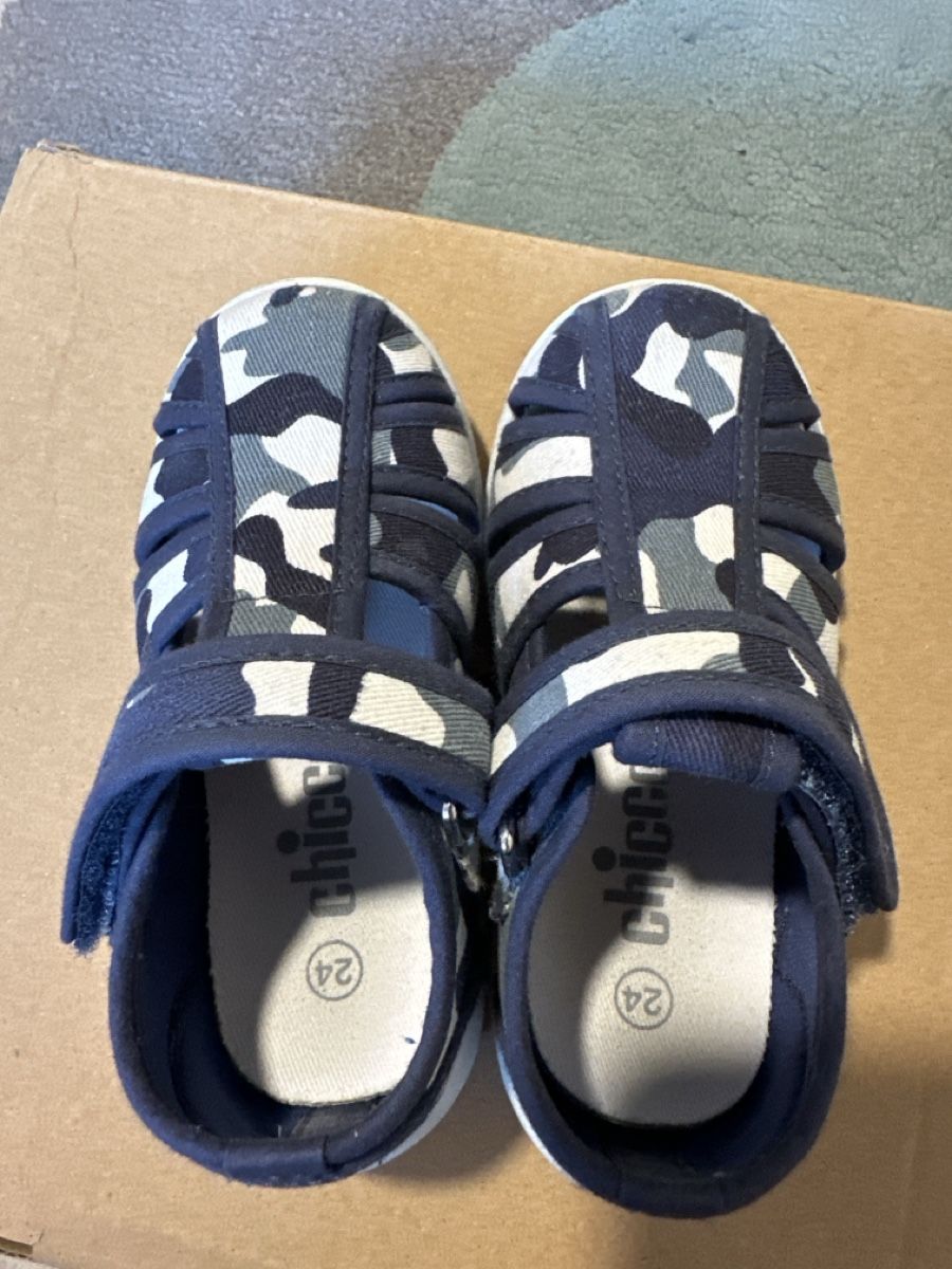 Scarpe per ragazzi: Chicco hausschuhe grösse 24 – Usato da Zermatt venduto da katytesunshine 2