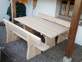 Gartenmöbel aus Rundholz/Bretter
