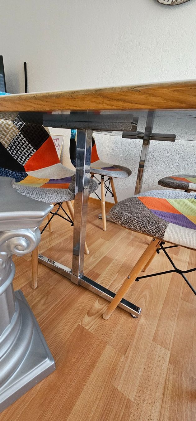 Tavoli: Tisch mit Carrara-Marmor, 4 Stühle, Deko-Säule – Usato da Wädenswil venduto da Jenny281192 2