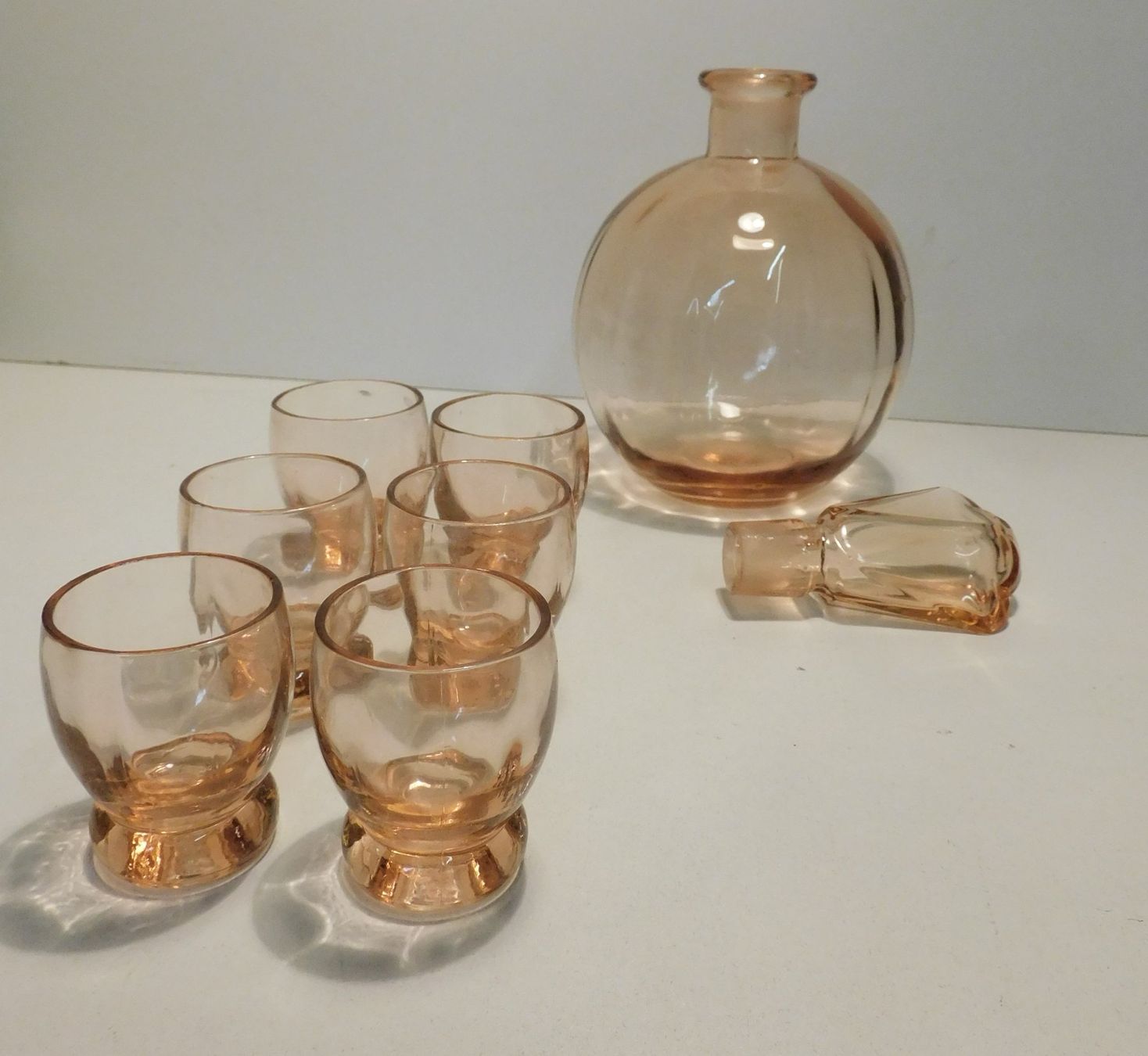 Carafes: Karaffen Set 7 teilig - 6 Stamperl mit Karaffe  ca 50 60er – D'occasion à Sursee par 76 2