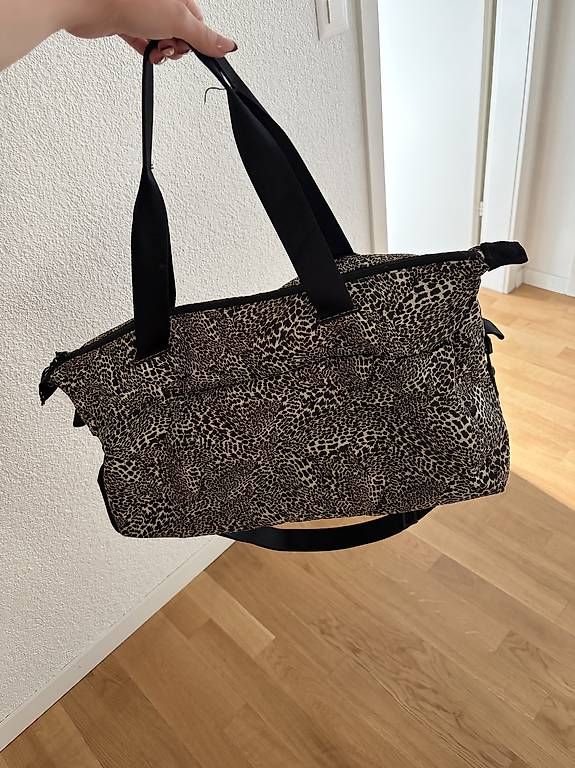 Borse: Nike Sporttasche – Usato da Spiez venduto da deborahsarahhh 1