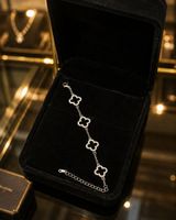 Elegantes Damen Armband mit Kleeblatt-Design & funkelnden St