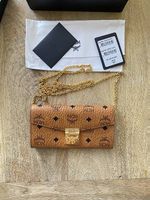 MCM TRACY FLAP WALLET cognac