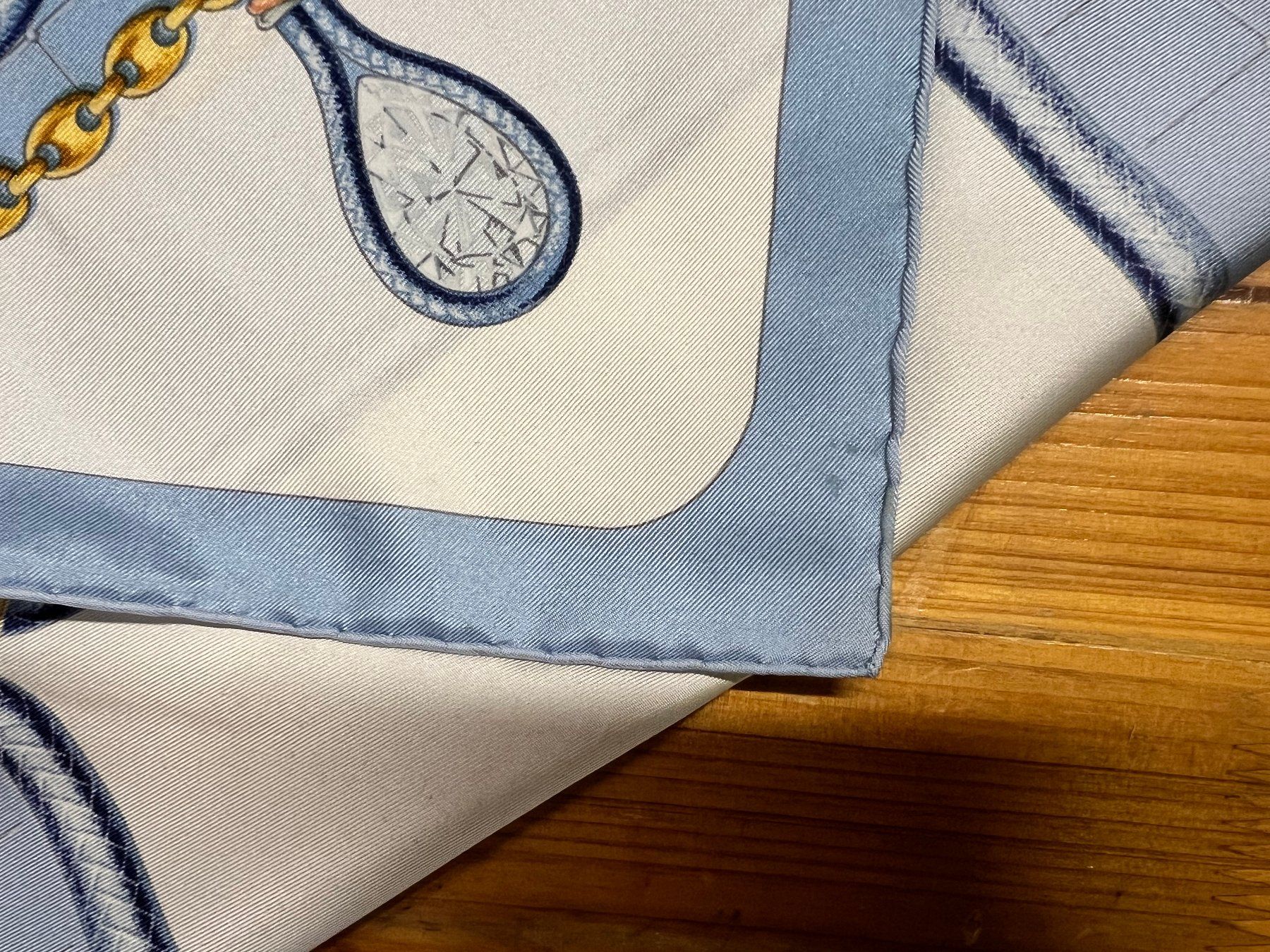 Cartier Foulards, Tücher & Schals: Carré Ligne Must de Cartier – Gebraucht aus Biel/Bienne von new-life 2