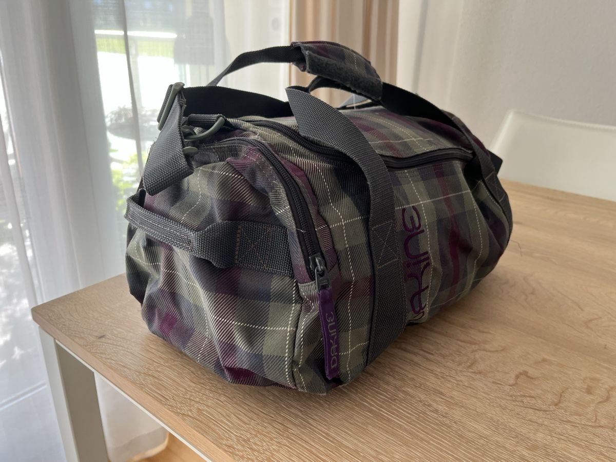Dakine Sacs: Dakine Sporttasche  – D'occasion à Ennetbürgen par muirer00 1