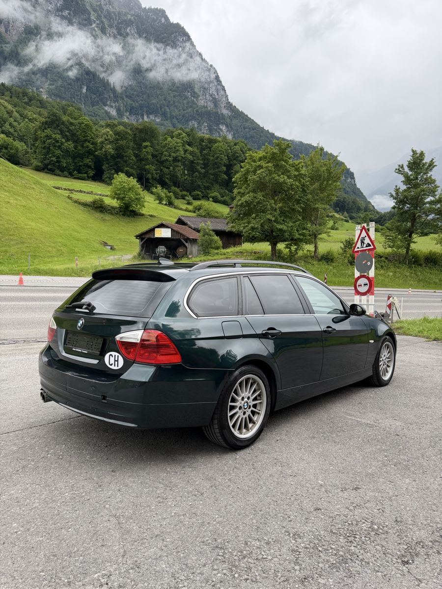 BMW Autos: Bmw 330xd touring – D'occasion à Glarus par M.B.2 3