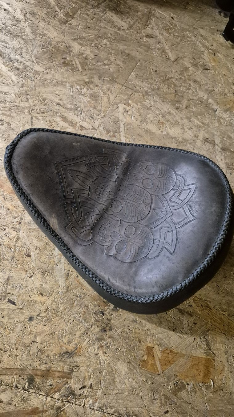 Harley-Davidson Alle Motorradersatzteile: Harley Davidson Sattel – Gebraucht aus Thun von HZDZ_RAGETO 3