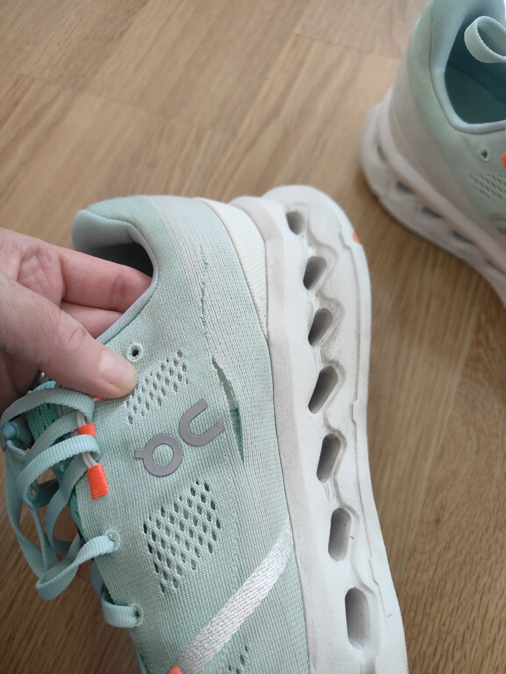 Scarpe da uomo: Chaussures de running On Cloudsurfer vert taille 44 – Difettoso da Biel/Bienne venduto da Edi5Roli3 1