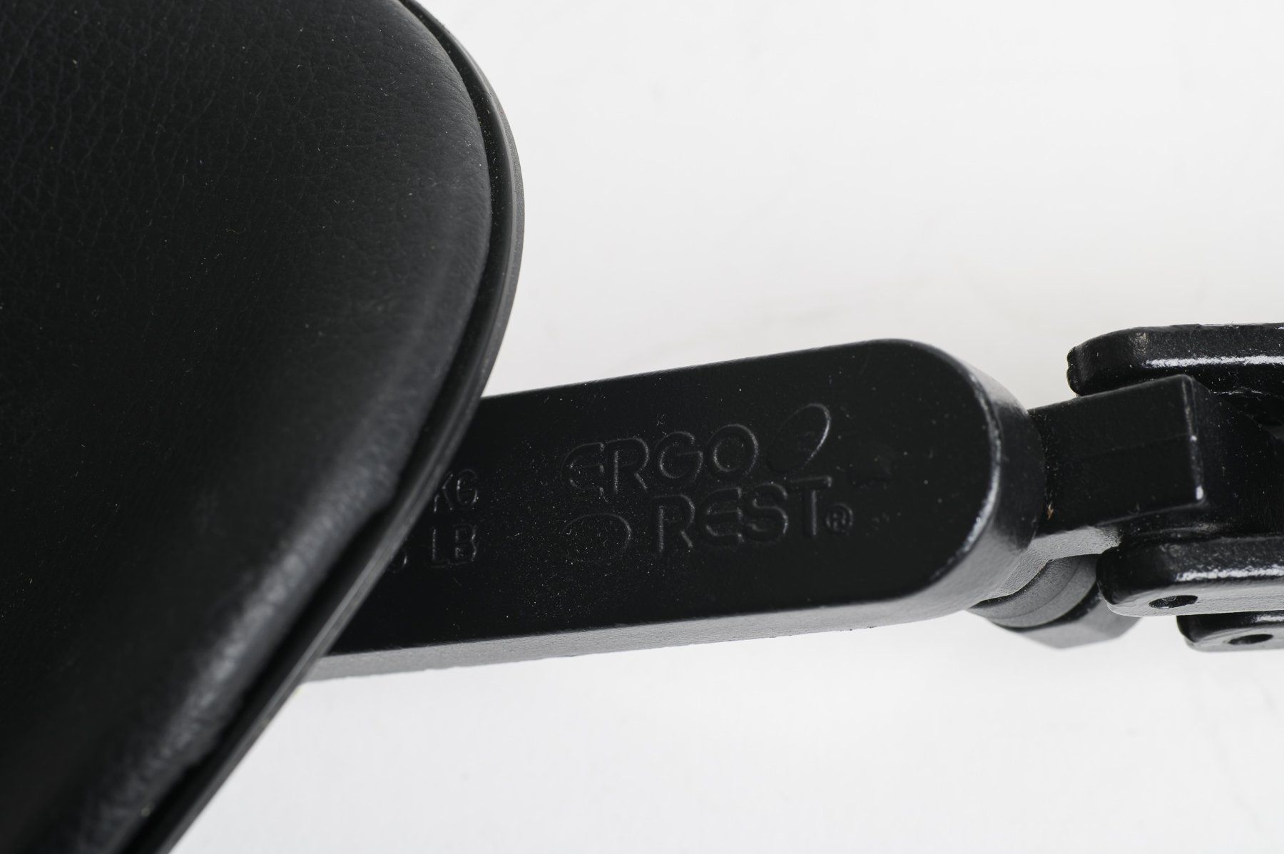 Scrivanie: Armstütze Ergorest Medium Schwarz – Usato da Ennetbaden venduto da petit-plus 1
