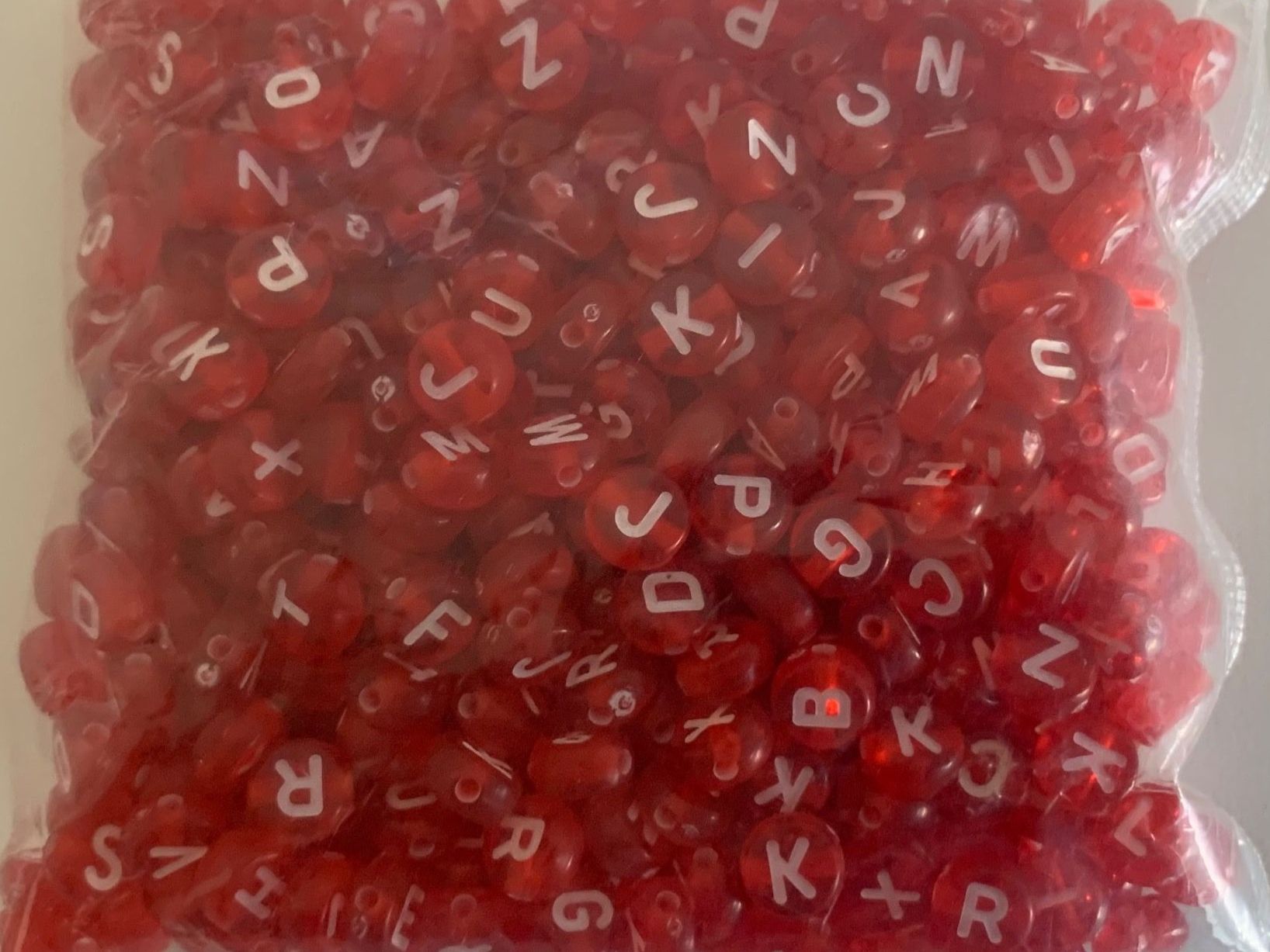 Perle (finte): 500 Stück Bastelperlen Buchstaben rot – Nuovo e nell'imballaggio originale da Geneve venduto da vane267