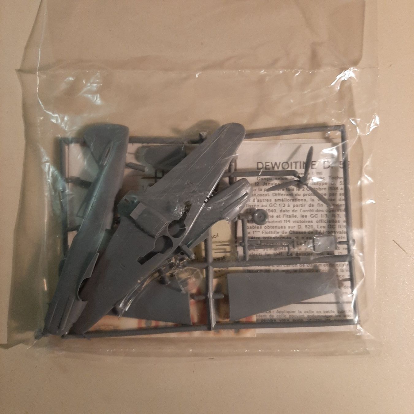 Heller Kit di modellismo & Modellini statici: 3702 ... Dewoitine D. 520 ... Heller L 092 – Usato da Bonstetten venduto da Benibanny59 1