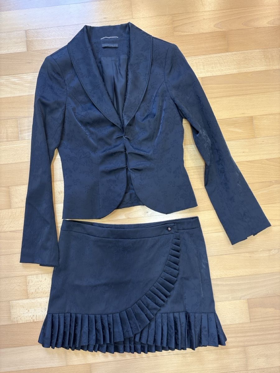 Guess Jacken: Jacke & Rock Guess Collection schwarz – Neu (gemäss Beschreibung) aus Winterthur von Winti_Baer 7