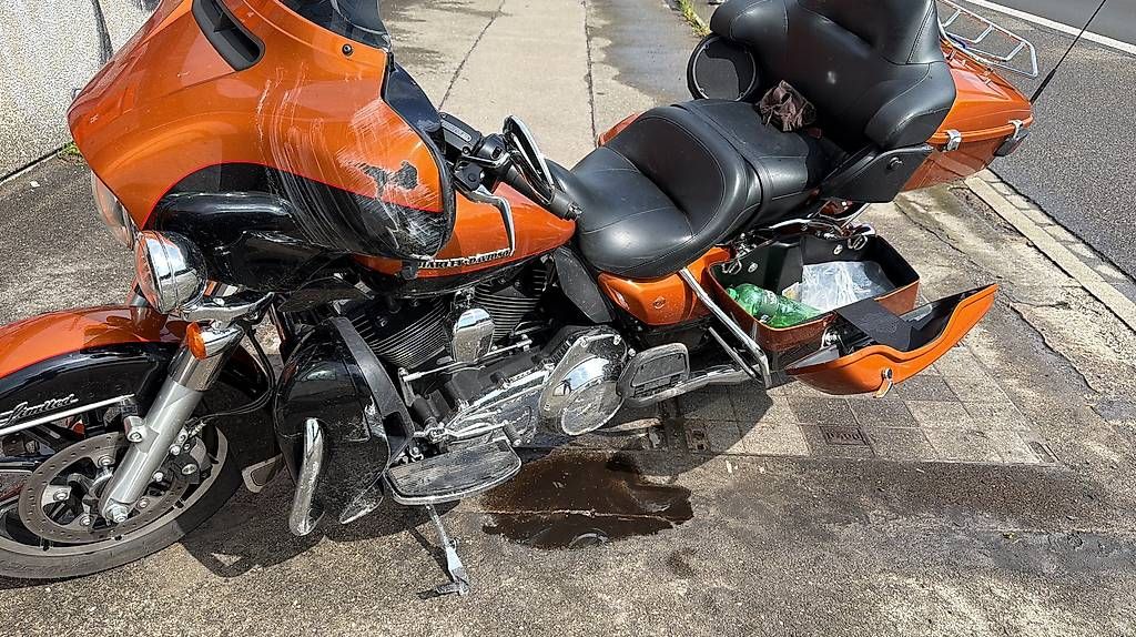 Touring: Harley Davidson FLHTK Electra Glide  – Défectueux à Küssnacht am Rigi par Mayker