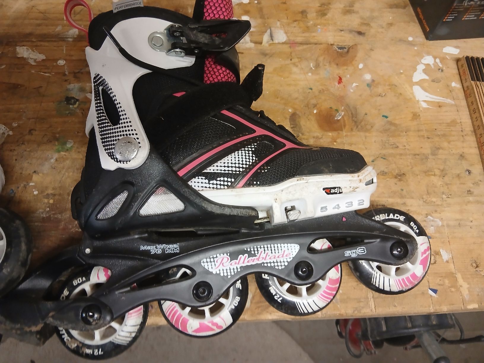 Pattini in linea & Pattini a rotelle: Rollerskates Rollerblade verstellbar Grösse 33-36.5 schwarz  – Usato da Jonen venduto da Holz81 2