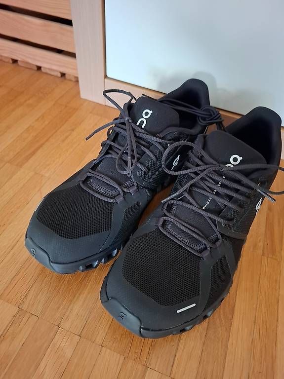 On Scarpe da uomo: On cloud 6, all black, 45 – Nuovo (secondo la descrizione) da Widen venduto da eve.88
