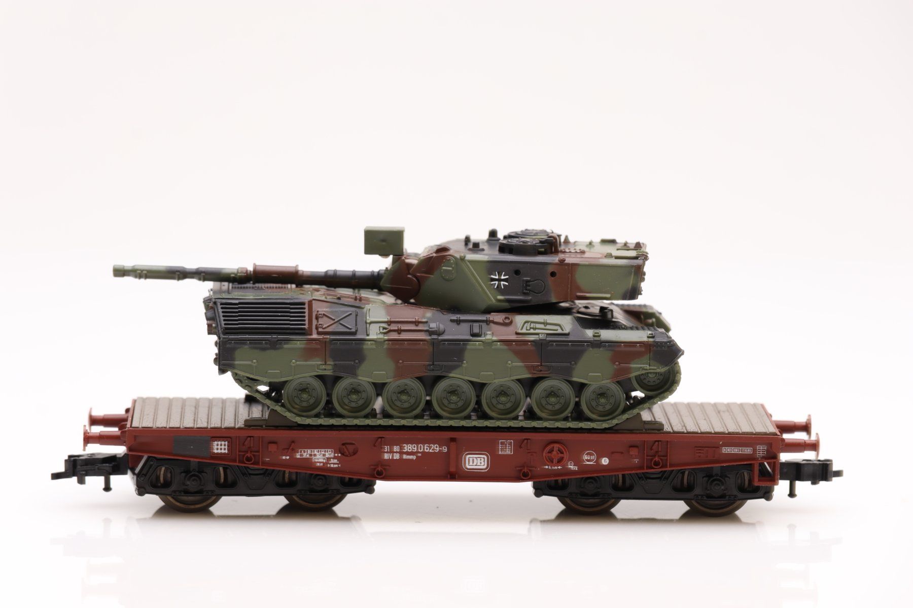 Roco Modellini di ferrovie: Roco 813 Minitanks DB Panzerwagen, H0 – Nuovo (secondo la descrizione) da Ried (Muotathal) venduto da Modellbahn.swiss 1